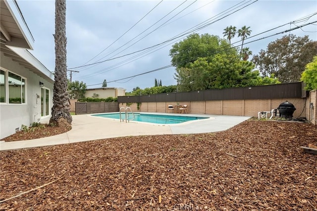 9128 Gerald Ave, Northridge, CA 91343 - view of swimming pool with a fenced backyard and a patio
