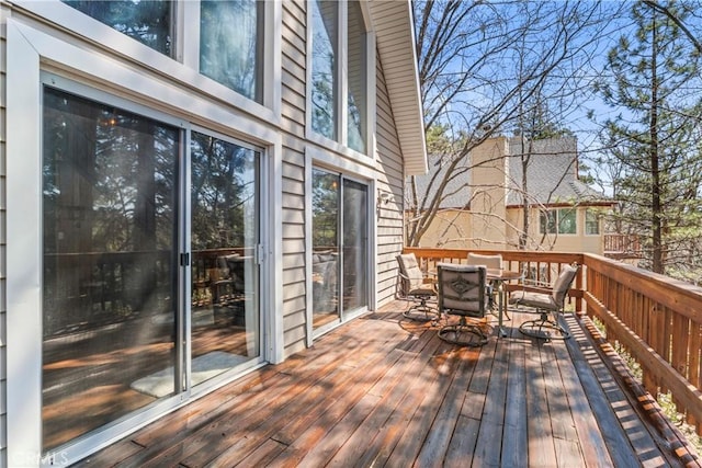 26375 Augusta Dr, Lake Arrowhead, CA 92352 - deck with outdoor dining space