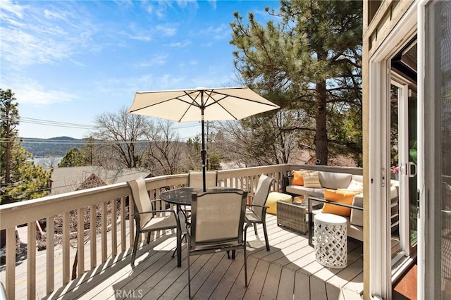 27482 Matterhorn Dr, Lake Arrowhead, CA 92352 - wooden terrace featuring outdoor dining area