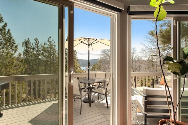 27482 Matterhorn Dr, Lake Arrowhead, CA 92352 - view of sunroom / solarium