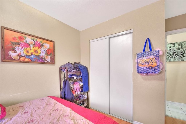 bedroom featuring a closet