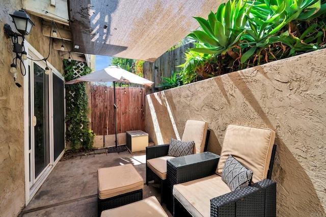 5362 Lake Murray Blvd, La Mesa, CA 91942 - view of patio with fence