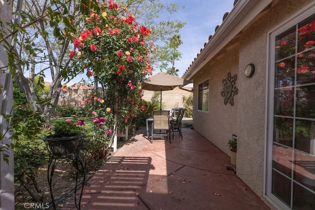 1130 Carob Ct, Hemet, CA 92545 - fenced backyard featuring a patio