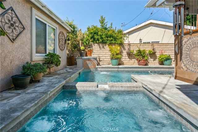 2645 S Patton Ave, San Pedro, CA 90731 - view of swimming pool featuring a pool with connected hot tub and fence