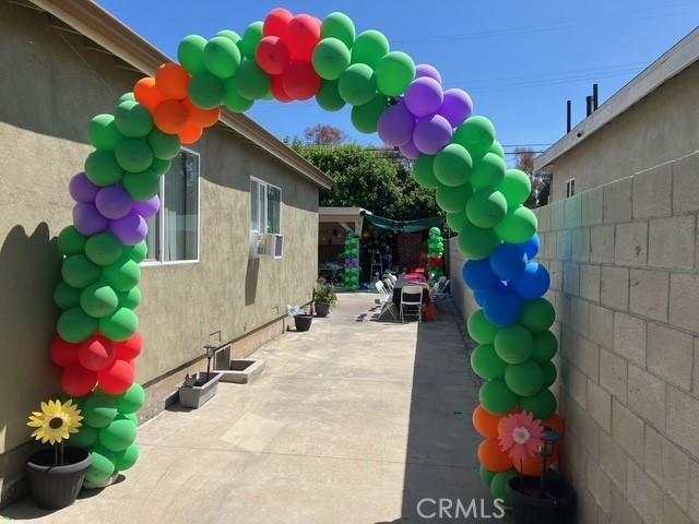 242 E 116th St, Los Angeles, CA 90061 - view of patio / terrace with fence