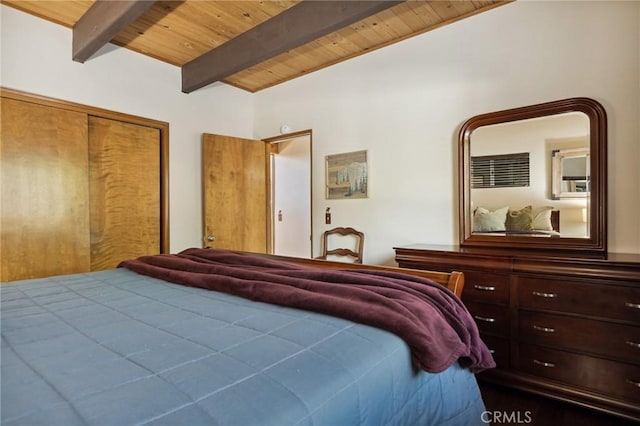 229 Chippewa Ln, Lake Arrowhead, CA 92352 - bedroom with beam ceiling, wooden ceiling, and a closet