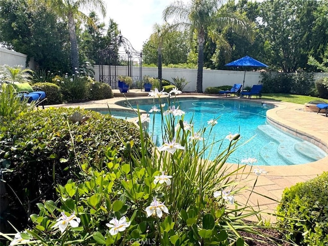 14043 Shepherd Dr, Rancho Cucamonga, CA 91739 - view of swimming pool featuring a patio and a pool with connected hot tub