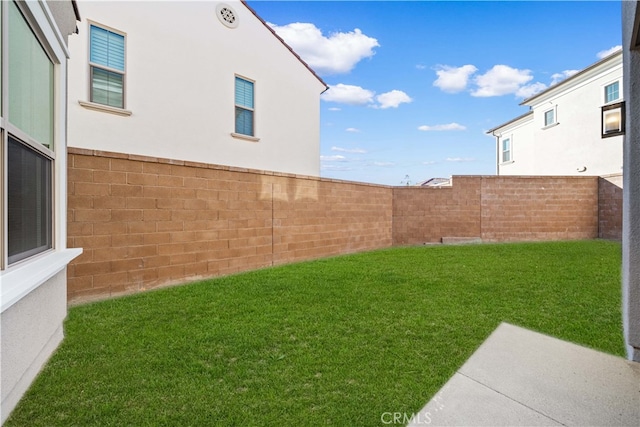 312 Carefree, Irvine, CA 92618 - view of yard featuring a fenced backyard