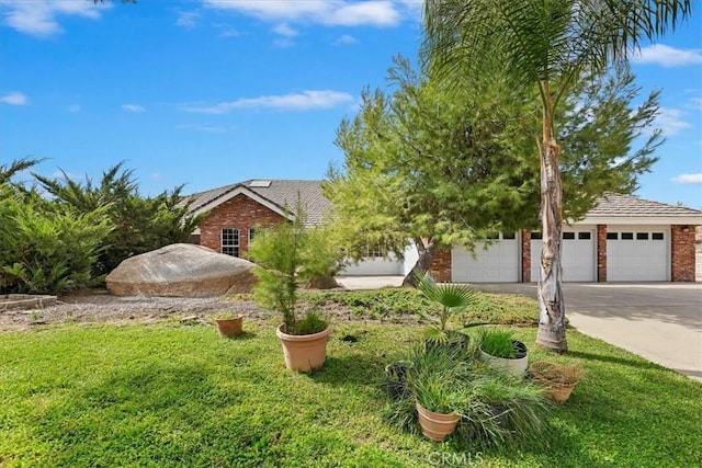 view of front of home with driveway