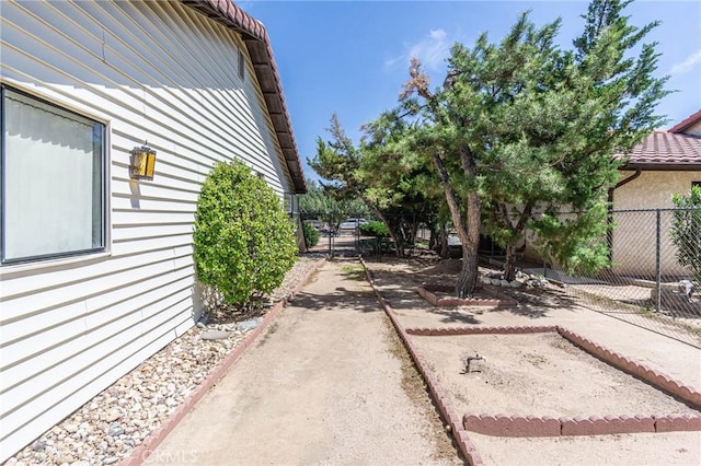 7040 Kenyon Ave, Hesperia, CA 92345 - exterior space with fence