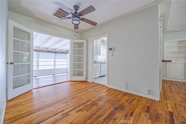 2550 5th Ave, Merced, CA 95340 - empty room featuring light wood finished floors and a ceiling fan
