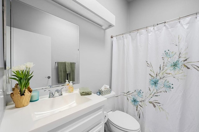 5170 Clairemont Mesa Blvd Unit 27, San Diego, CA 92117 - bathroom with vanity and curtained shower