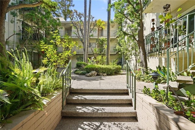 10240 Camarillo St Unit 204, Toluca Lake, CA 91602 - surrounding community with stairs