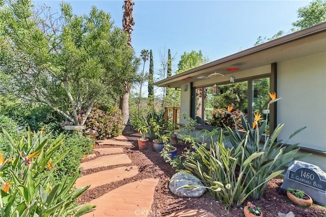 1460 E Glenoaks Blvd, Glendale, CA 91206 - view of yard
