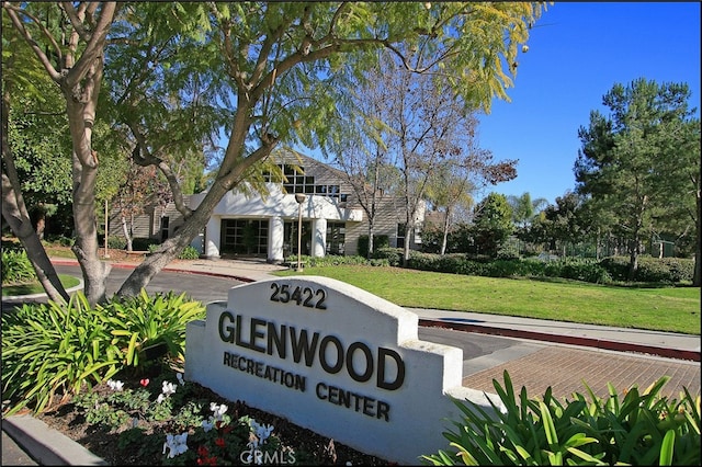 3 Hillrose, Aliso Viejo, CA 92656 - community / neighborhood sign featuring a yard