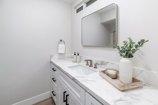 475 Parkwood Ln, Encinitas, CA 92024 - bathroom featuring vanity and baseboards