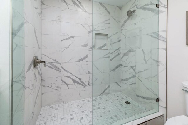 475 Parkwood Ln, Encinitas, CA 92024 - full bath with toilet and a shower stall