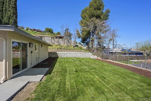 view of yard featuring fence