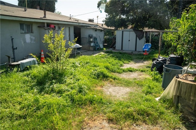 9925 Woodrich Ln, El Monte, CA 91731 - view of yard with a shed and an outdoor structure