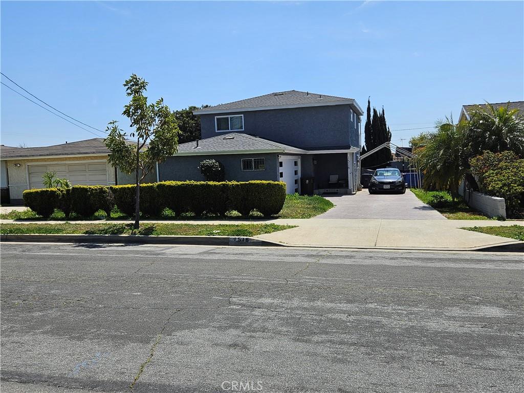 traditional-style home with driveway