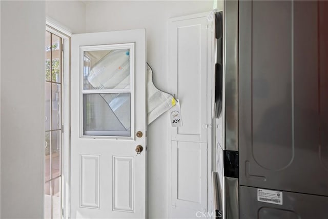 300 W Tujunga Ave, Burbank, CA 91502 - laundry area with stacked washer and clothes dryer