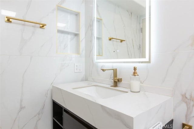 16040 W Sunset Blvd Unit 102, Pacific Palisades, CA 90272 - bathroom with vanity