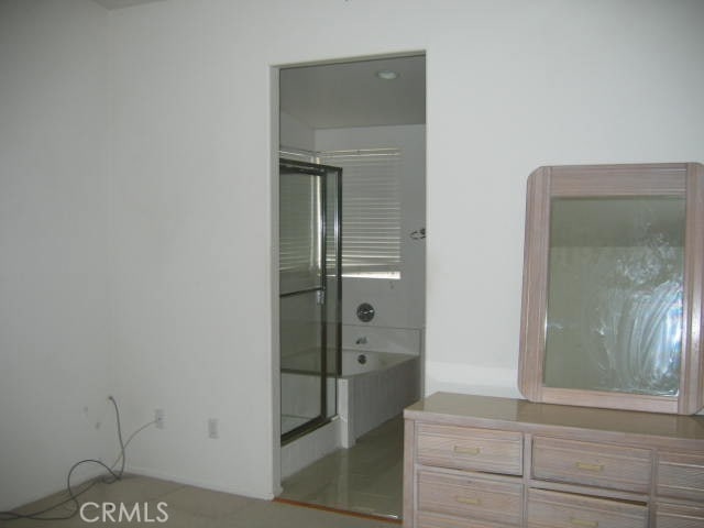 1590 River Wood Ct, Simi Valley, CA 93063 - full bathroom with an enclosed shower