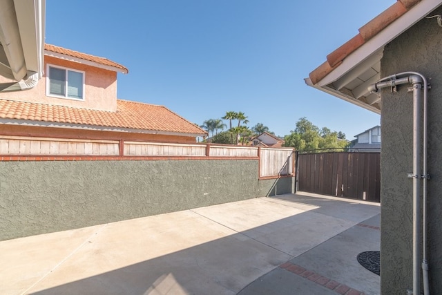 39203 Foxglove Cir, Murrieta, CA 92563 - view of patio / terrace with fence