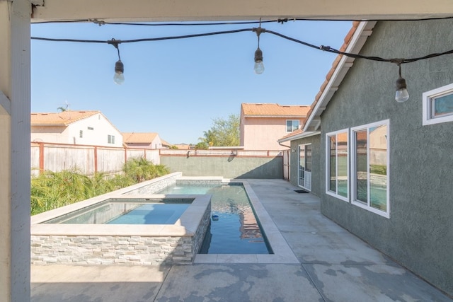 39203 Foxglove Cir, Murrieta, CA 92563 - view of swimming pool featuring a fenced backyard, a fenced in pool, and an in ground hot tub