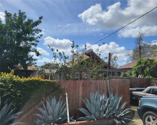 620 Virginia Ave, Santa Ana, CA 92706 - exterior space featuring fence