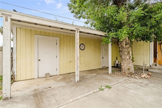 view of property entrance