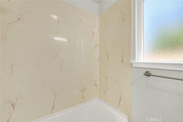 217 N Sacramento, Willows, CA 95988 - bathroom with a bathtub
