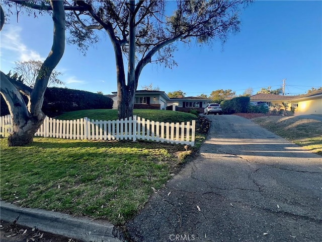 3421 N Palos Verdes Dr N, Palos Verdes Estates, CA 90274 - view of front of house featuring asphalt driveway