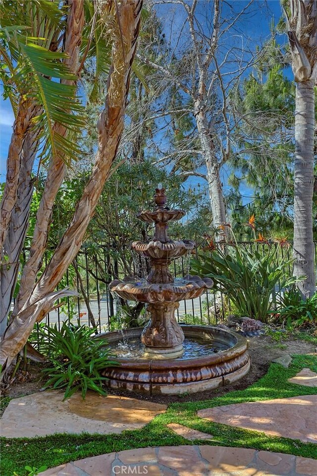 17816 Tuscan Dr, Granada Hills, CA 91344 - view of property's community