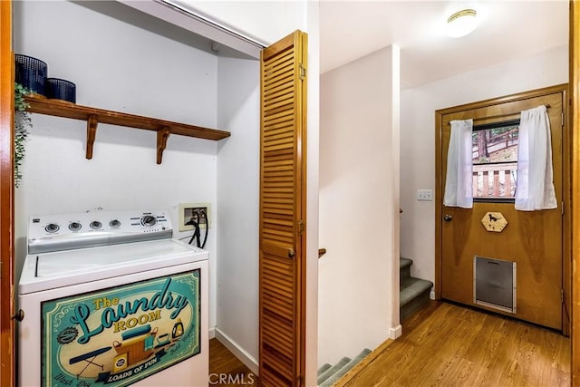 862 Strawberry Peak Rd, Twin Peaks, CA 92391 - laundry area featuring washer / clothes dryer, laundry area, and wood finished floors