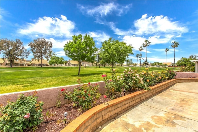 883 Riviera Ave, Banning, CA 92220 - view of community featuring a yard
