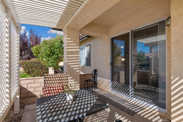 11530 Oak St, Apple Valley, CA 92308 - balcony with a patio area and outdoor dining area