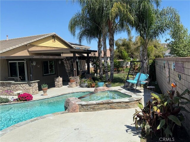 25279 Spur Branch Pl, Menifee, CA 92584 - view of swimming pool with an in-ground hot tub and a patio