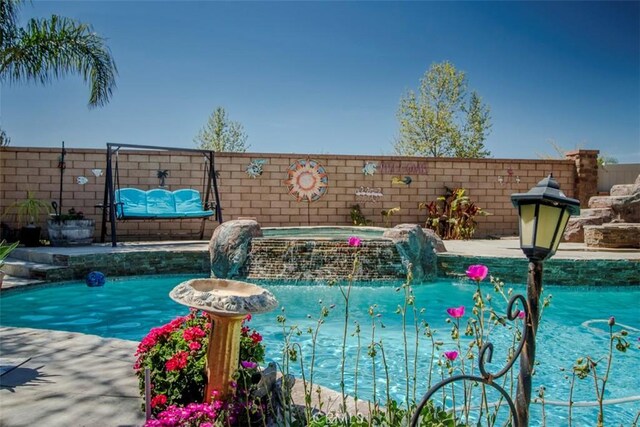 25279 Spur Branch Pl, Menifee, CA 92584 - view of pool featuring a pool with connected hot tub