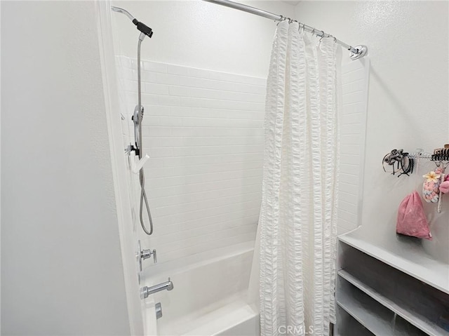 full bath with shower / bath combo