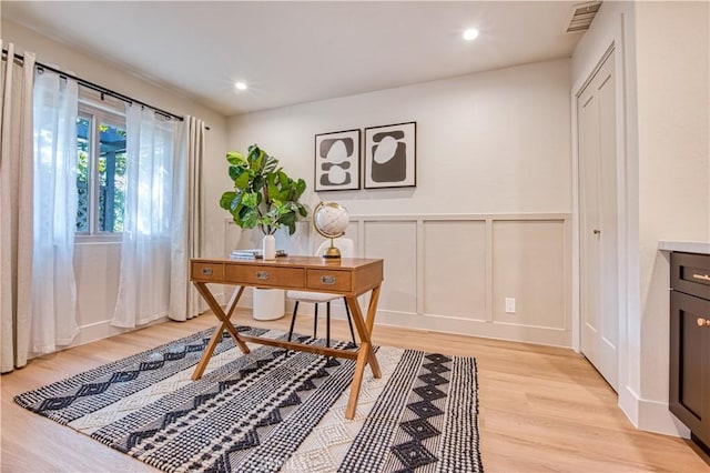 27695 Via Turina, Mission Viejo, CA 92692 - office area featuring a decorative wall, light wood finished floors, visible vents, and recessed lighting