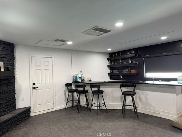 13771 Wawona Rd, Apple Valley, CA 92307 - indoor bar featuring recessed lighting