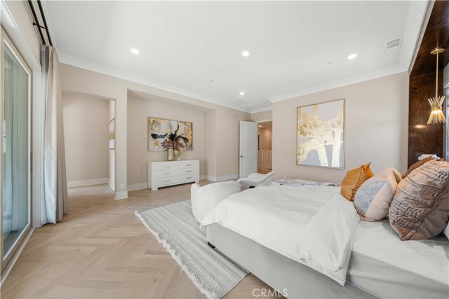 bedroom featuring recessed lighting, visible vents, baseboards, and ornamental molding
