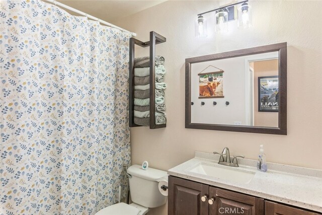 29129 Crestline Dr, Menifee, CA 92584 - bathroom featuring toilet, vanity, and a shower with curtain