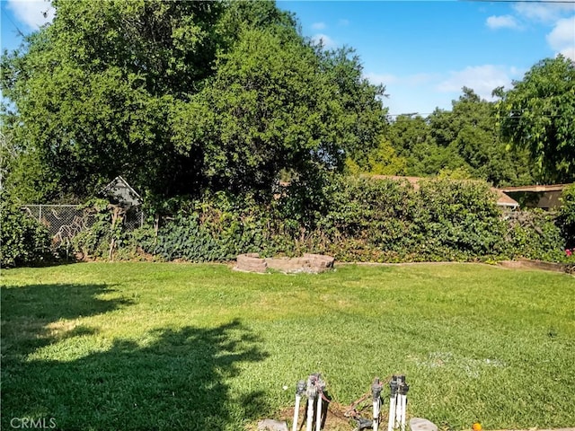 529 Esther Way, Redlands, CA 92373 - view of yard featuring fence