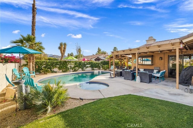 43590 Warner Trl, Palm Desert, CA 92211 - view of swimming pool featuring a patio, an outdoor hangout area, a fenced in pool, an in ground hot tub, and a yard