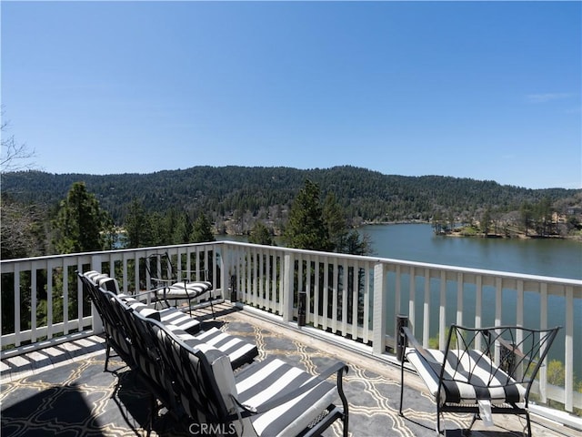 406 Delle Dr, Crestline, CA 92325 - exterior space with a forest view and a water view