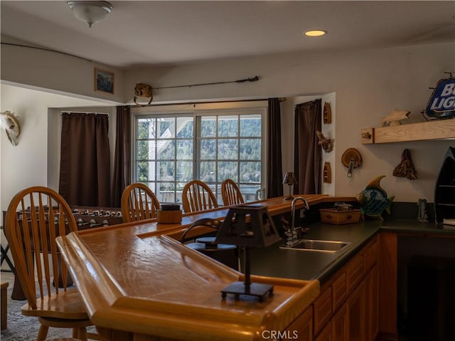 406 Delle Dr, Crestline, CA 92325 - dining room with recessed lighting and wet bar