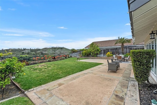 625 Calle Miguel, San Clemente, CA 92672 - fenced backyard with a patio area