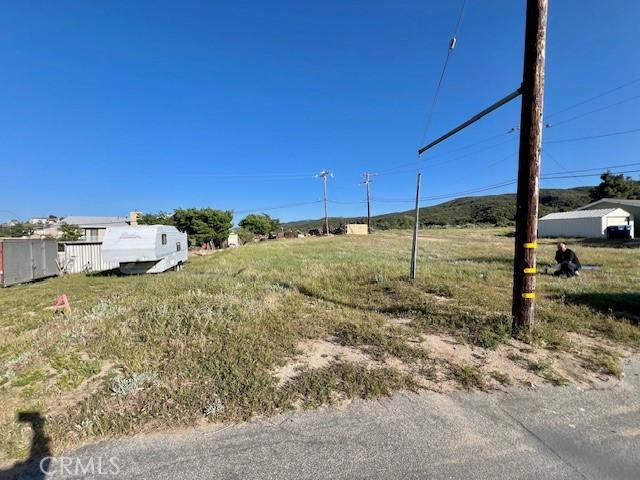 42808 Bluehills Dr, Lake Elizabeth, CA 93532
